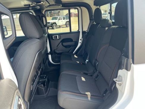 Used 2023 Jeep Gladiator Mojave w/ Trailer Tow Package image 17