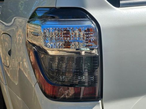 Used 2018 Toyota 4Runner Limited AWD/4WD image 27