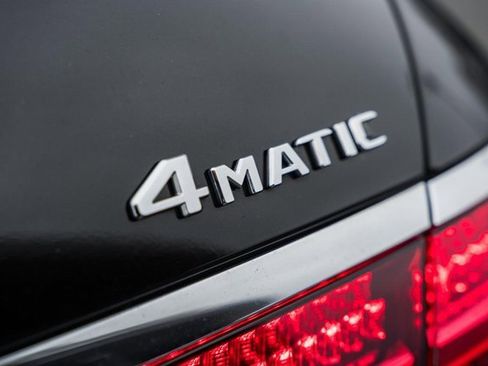 Used 2022 Mercedes-Benz S 580 4MATIC Sedan w/ 3D Technology Package image 10