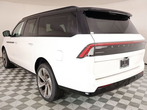 New 2026 Lincoln Navigator L Black Label w/ Black Label Special Edition AWD/4WD image 25
