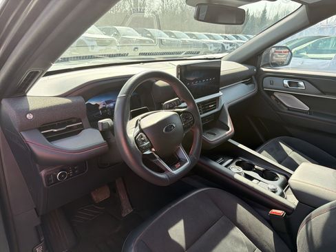 Used 2025 Ford Explorer ST AWD/4WD image 8