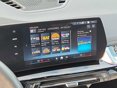 Used 2025 BMW X1 xDrive28i w/ Convenience Package image 16