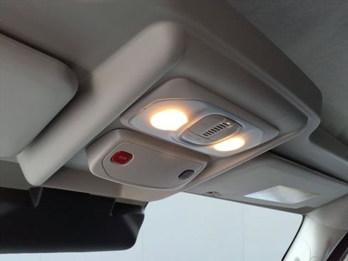 Used 2023 RAM ProMaster 2500 w/ Convenience Group image 19