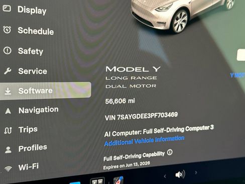Used 2023 Tesla Model Y Long Range AWD/4WD image 39