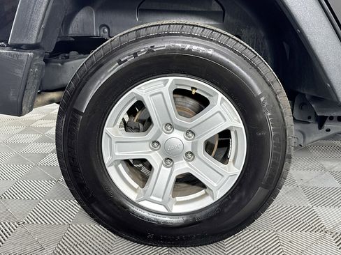 Used 2017 Jeep Wrangler Unlimited Sport image 30