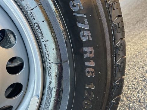 Used 2025 Mercedes-Benz Sprinter 2500 image 27