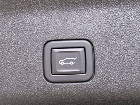Used 2024 Chevrolet Suburban High Country AWD/4WD image 38