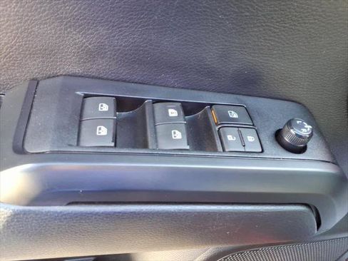 Used 2020 Toyota Tacoma SR AWD/4WD image 14