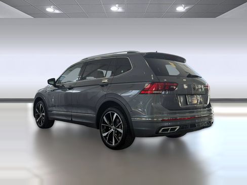 Used 2024 Volkswagen Tiguan SEL R-Line AWD/4WD image 3