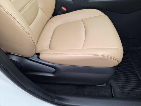 Used 2023 Toyota RAV4 XLE Premium AWD/4WD image 35