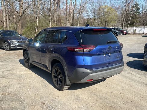 Used 2022 Nissan Rogue SV image 5