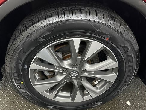 Used 2018 Nissan Murano S image 8