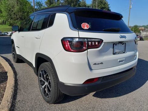 Used 2024 Jeep Compass Limited AWD/4WD image 7