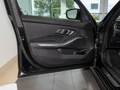Used 2021 BMW 330i xDrive Sedan w/ Premium Package AWD/4WD image 19
