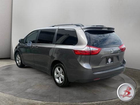 Used 2017 Toyota Sienna LE FWD image 5