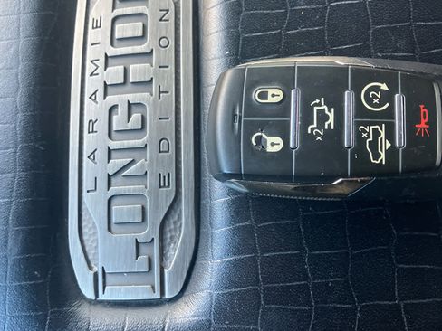 Used 2019 RAM 1500 Laramie Longhorn image 34