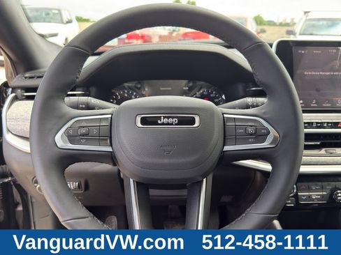 Used 2025 Jeep Compass Latitude w/ Convenience Group AWD/4WD image 20