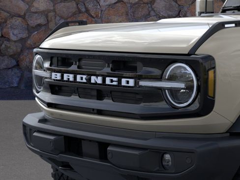 New 2025 Ford Bronco Outer Banks w/ Sasquatch Package image 19