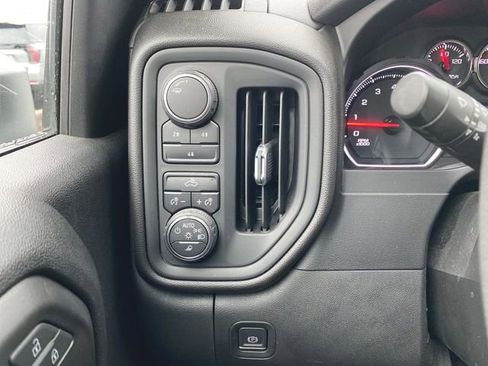 Used 2021 Chevrolet Silverado 2500 Custom w/ Custom Value Package image 16