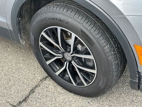 Used 2021 Volkswagen Tiguan SE image 11