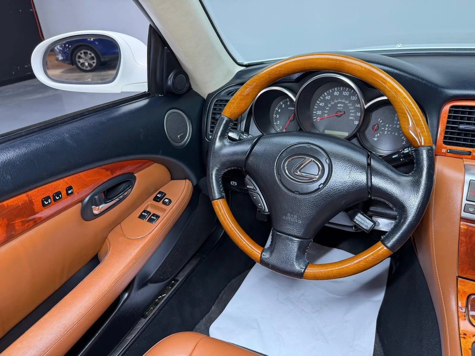Used 2003 Lexus SC 430 Convertible RWD image 18