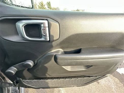 Used 2023 Jeep Wrangler Unlimited Sport image 23