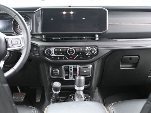 Used 2024 Jeep Wrangler Sahara image 25