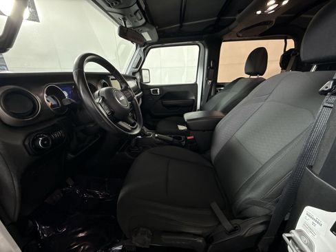 Used 2020 Jeep Wrangler Sport image 13