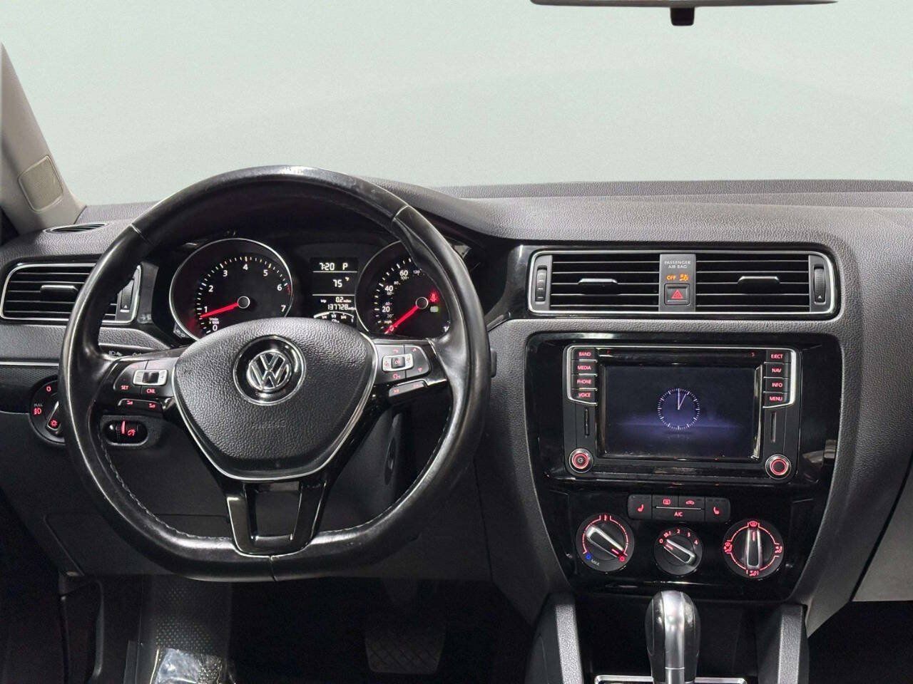 Used 2016 Volkswagen Jetta SEL FWD image 25