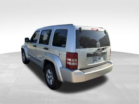 Used 2011 Jeep Liberty Sport RWD image 5