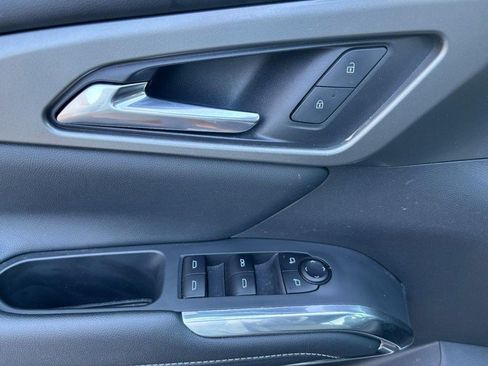 Used 2025 Chevrolet Traverse LT w/ LPO, Floor Liner Package FWD image 18