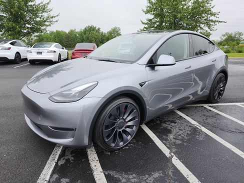 Used 2025 Tesla Model Y Performance AWD/4WD image 12