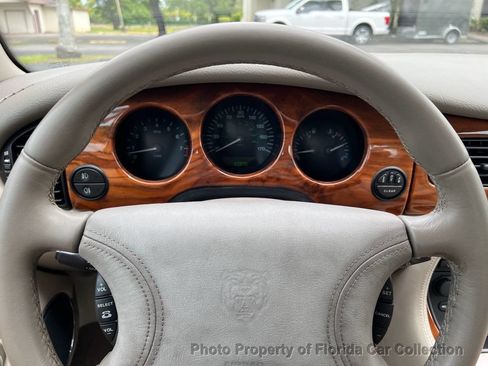 Used 2000 Jaguar XJ8 RWD image 48