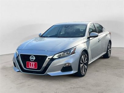 Used 2022 Nissan Altima 2.5 SV