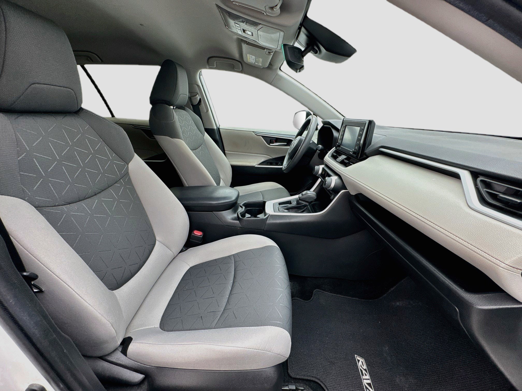 Used 2021 Toyota RAV4 XLE w/ Carpet Mat Package (TMS) FWD image 19