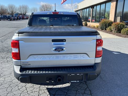 Used 2024 Ford Maverick Lariat image 7