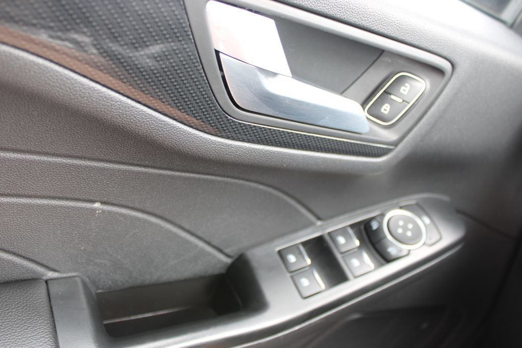 Used 2025 Ford Escape ST-Line FWD image 41