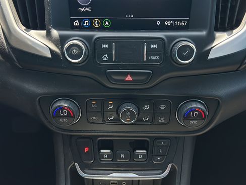 Used 2019 GMC Terrain SLE w/ Driver Convenience Package FWD image 23