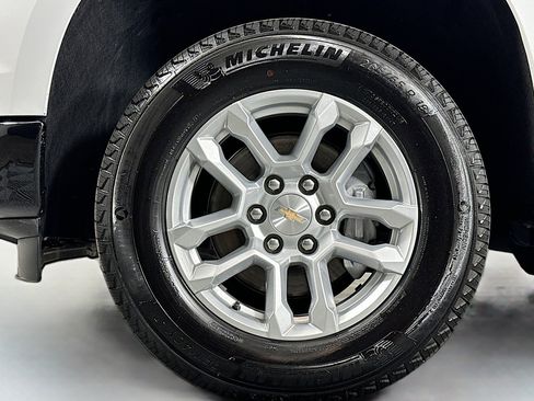 Used 2026 Chevrolet Silverado 1500 LT AWD/4WD image 11