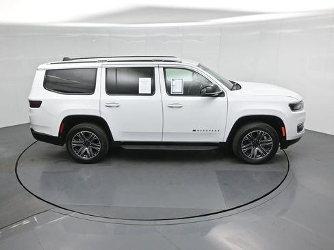 Used 2024 Jeep Wagoneer Series II w/ Flexible Seating Group image 45