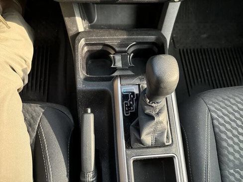 Used 2021 Toyota Tacoma SR5 w/ Trail Edition image 22