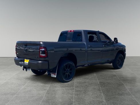Used 2024 RAM 2500 Big Horn w/ Night Edition AWD/4WD image 5