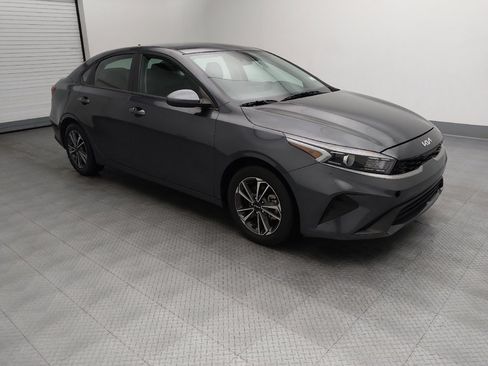 Used 2024 Kia Forte LXS FWD image 11