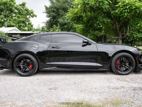 Used 2019 Chevrolet Camaro ZL1 RWD image 9