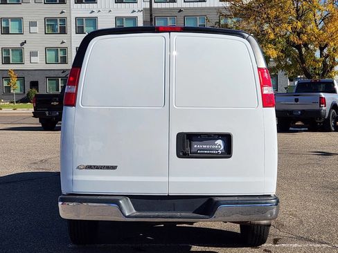 Used 2020 Chevrolet Express 2500 w/ Driver Convenience Package image 9