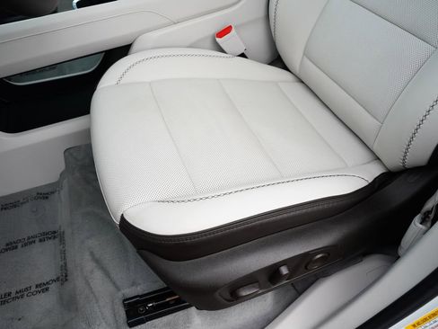 Used 2024 GMC Acadia Denali FWD image 20