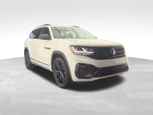 Used 2023 Volkswagen Atlas SEL R-Line AWD/4WD image 3