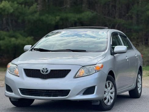 Used 2009 Toyota Corolla LE FWD image 1