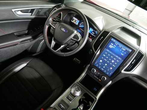 Used 2024 Ford Edge ST-Line AWD/4WD image 9