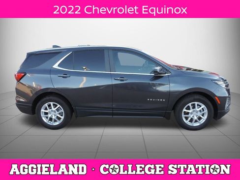 Used 2022 Chevrolet Equinox LT image 2